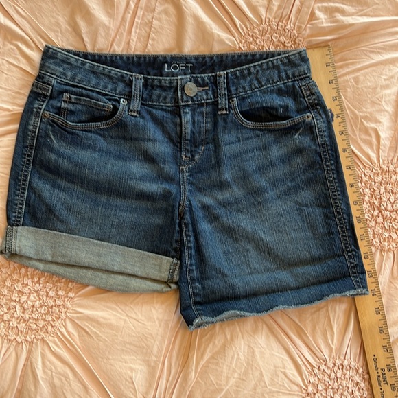 LOFT Rollup Denim Shorts Size 0 - Picture 10 of 14